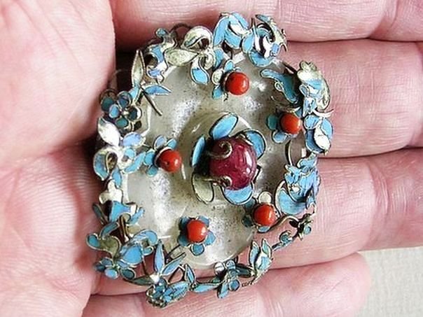 Flower  8 set in a gilt silver mounting with red beads - (4306)
